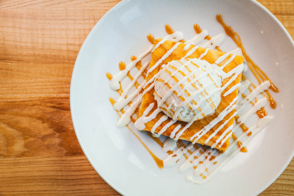 Gooey Butter Cake at Fatpour Lincolnwood