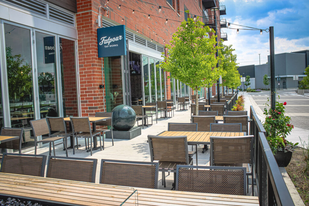 Outdoor Patio Dining Space at Fatpour Lincolnwood