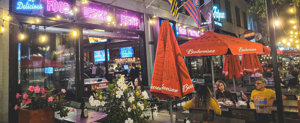 Outdoor patio dining in Wicker Park at Fatpour Tap Works sports bar

