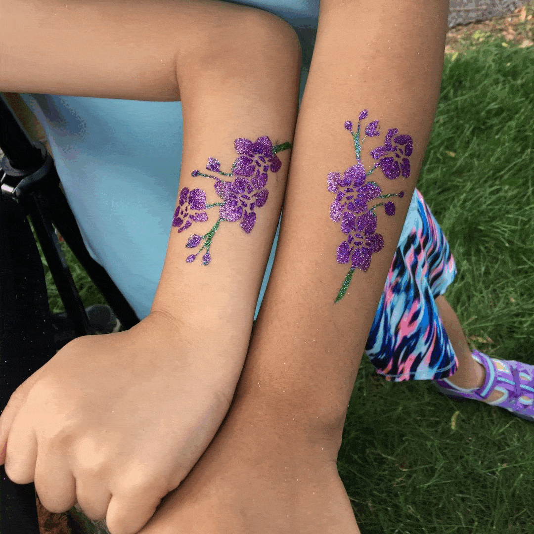 Cartoon Brunch & Petting Zoo at Fatpour Lincolnwood 3 LaineToo Glitter Tattoos